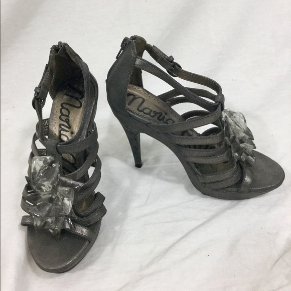 Adorable Gray Heels - Picture 3 of 7